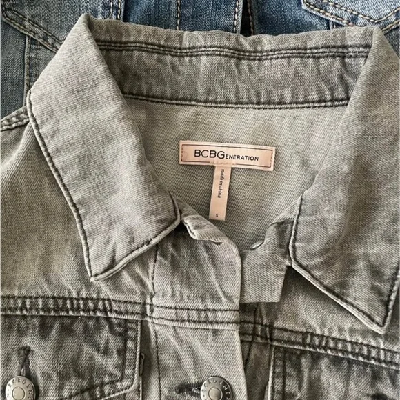 BCBGeneration- Maurice - Caslon set of 3 CROP Jean Jackets Size S - Picture 3 of 6